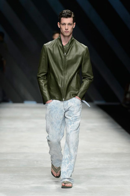 Neo-army inspiration and natural materials by Ermanno Scervino Spring/Summer 2016