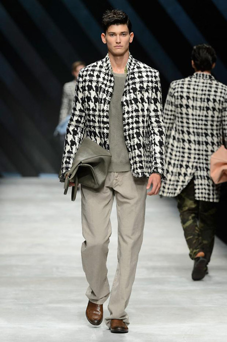 Neo-army inspiration and natural materials by Ermanno Scervino Spring ...