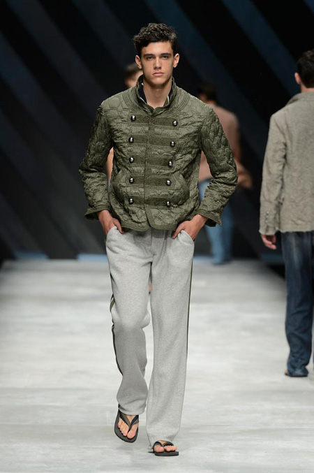 Neo-army inspiration and natural materials by Ermanno Scervino Spring/Summer 2016