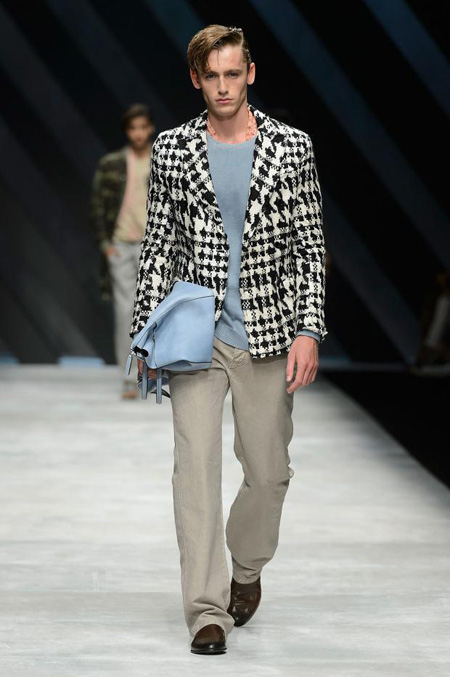 Neo-army inspiration and natural materials by Ermanno Scervino Spring ...