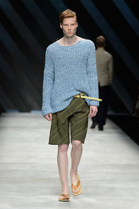 Neo-army inspiration and natural materials by Ermanno Scervino Spring/Summer 2016