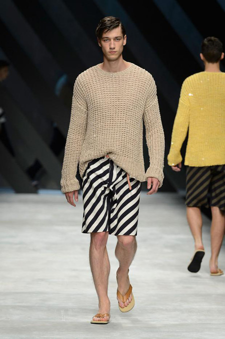 Neo-army inspiration and natural materials by Ermanno Scervino Spring/Summer 2016