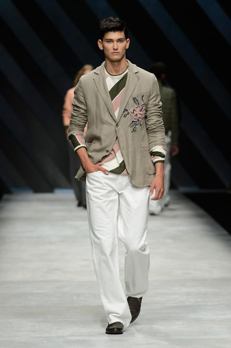 Neo-army inspiration and natural materials by Ermanno Scervino Spring/Summer 2016