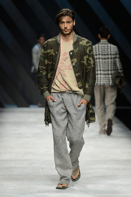 Neo-army inspiration and natural materials by Ermanno Scervino Spring/Summer 2016