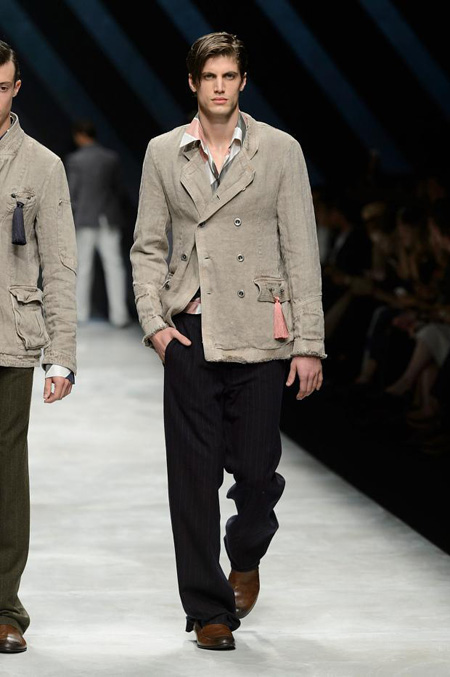 Neo-army inspiration and natural materials by Ermanno Scervino Spring/Summer 2016