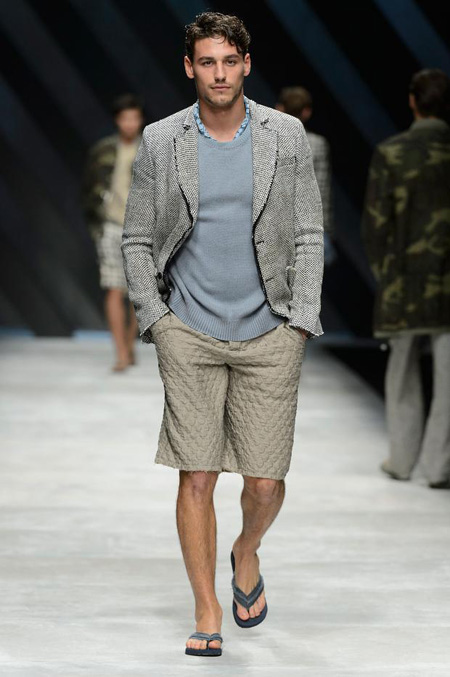 Neo-army inspiration and natural materials by Ermanno Scervino Spring/Summer 2016