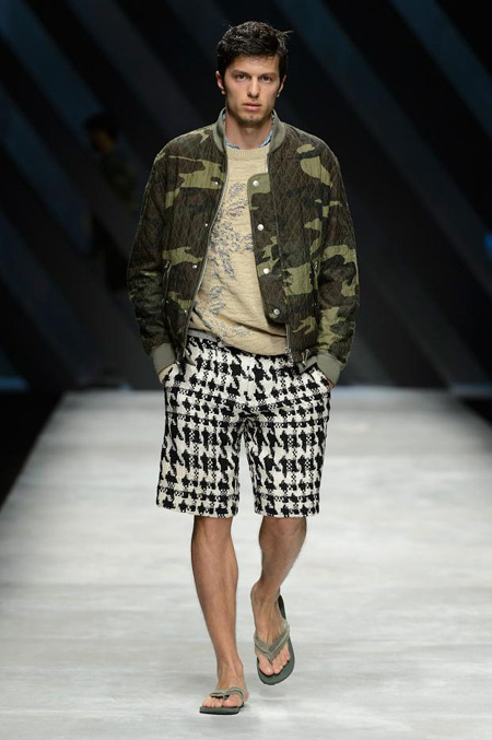 Neo-army inspiration and natural materials by Ermanno Scervino Spring/Summer 2016