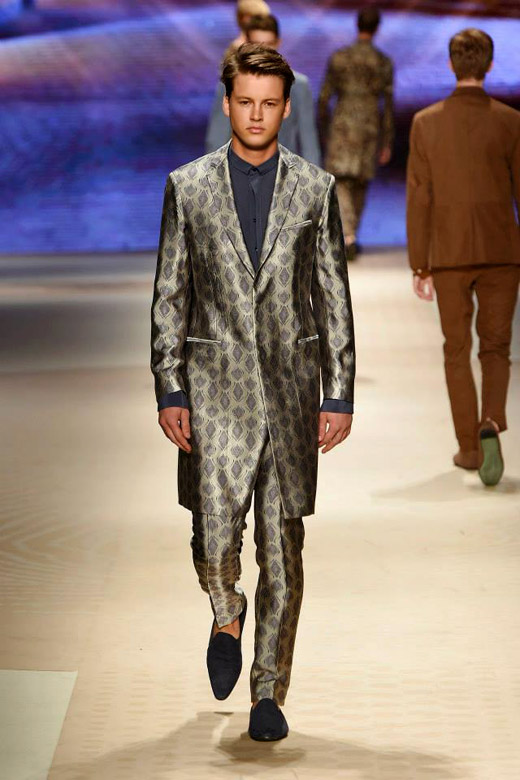    - 2016    Etro