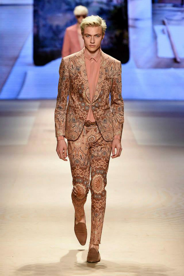    - 2016    Etro