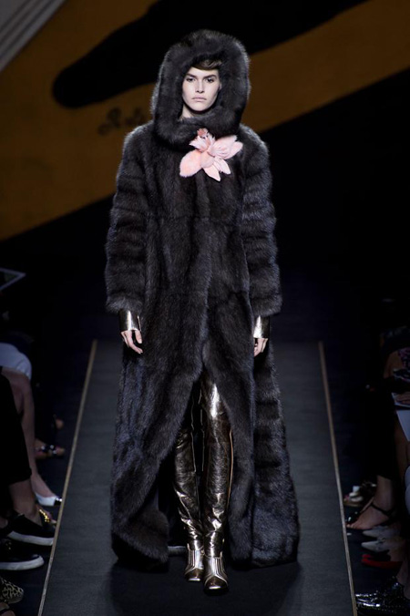 Silver Moon by Fendi Autumn/Winter 2015-2016 Haute Couture collection