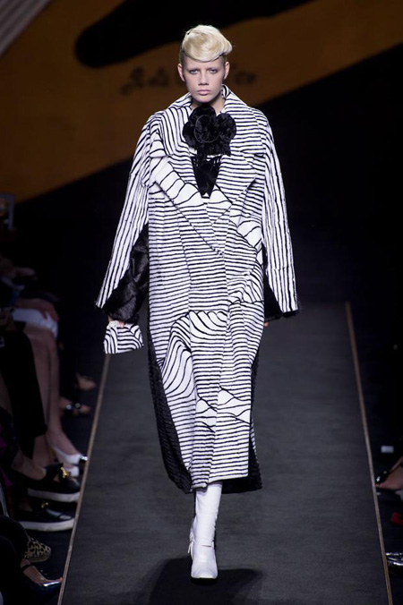 Silver Moon by Fendi Autumn/Winter 2015-2016 Haute Couture collection