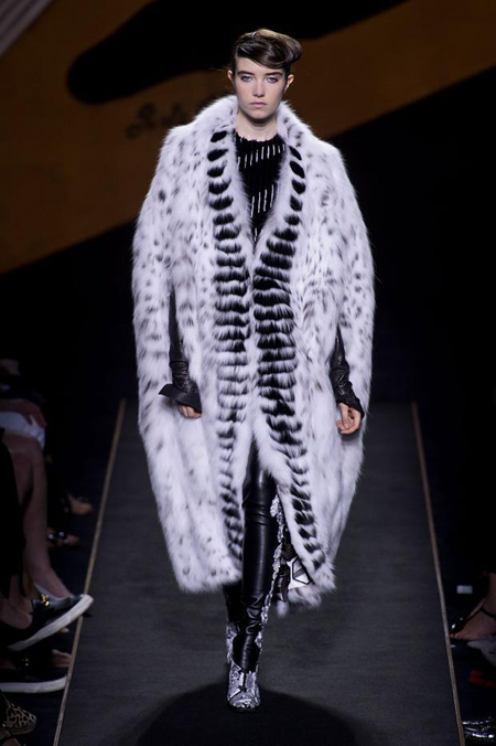 Silver Moon by Fendi Autumn/Winter 2015-2016 Haute Couture collection