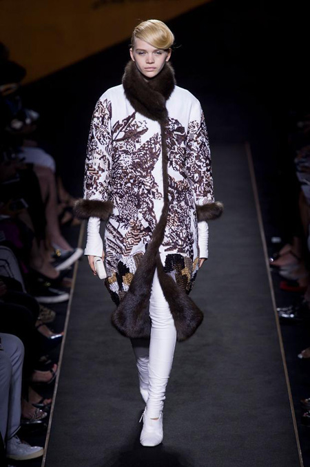 Silver Moon by Fendi Autumn/Winter 2015-2016 Haute Couture collection