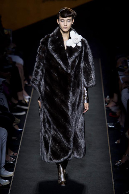 Silver Moon by Fendi Autumn/Winter 2015-2016 Haute Couture collection