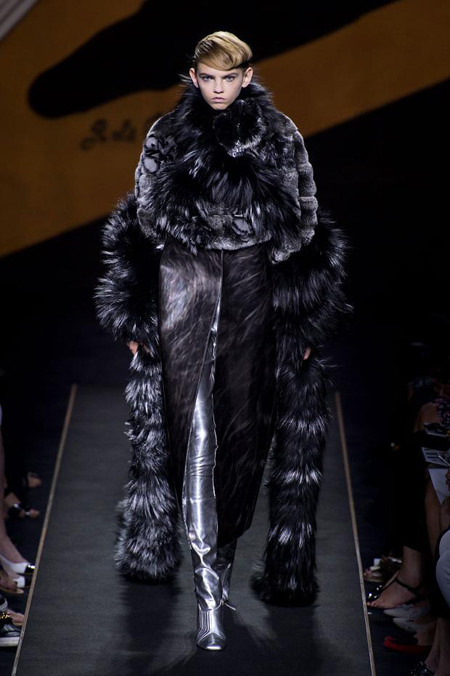 Silver Moon by Fendi Autumn/Winter 2015-2016 Haute Couture collection