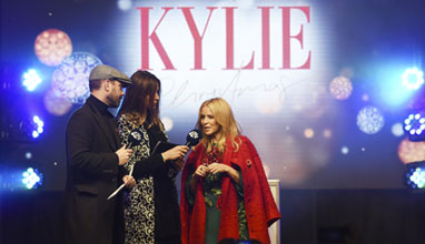 Global Superstar Kylie lights up Oxford Street at Pandora Switch on with capital