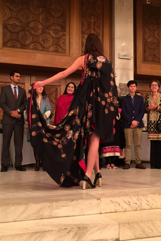 'Fashion & Design in Spectacular Pakistan' - news bg fashion