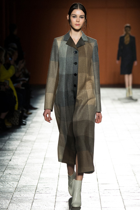 Fresh view of effortless but confident dressing in Paul Smith Fall/Winter 2015 during London Fashion Week