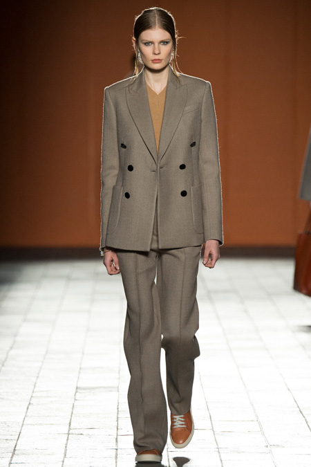 Fresh view of effortless but confident dressing in Paul Smith Fall/Winter 2015 during London Fashion Week