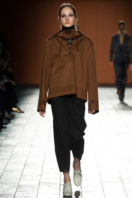 Fresh view of effortless but confident dressing in Paul Smith Fall/Winter 2015 during London Fashion Week