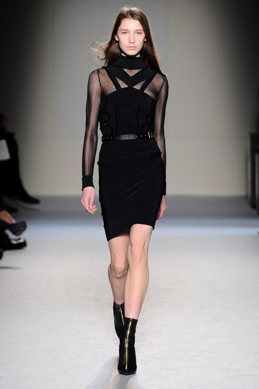 Paris Fashion Week: Roland Mouret Fall-Winter 2015/2016 collection