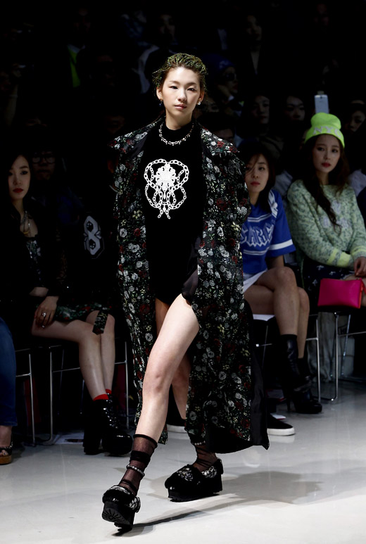 Steve J & Yoni P Fall-Winter 2015 collection at Seoul Fashion Week