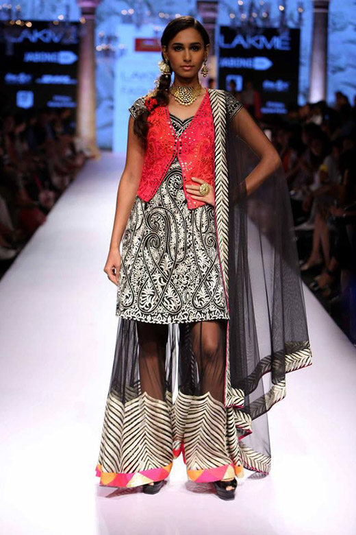 Lakme Fashion Week: Suneet Varma Summer-Resort 2015 collection