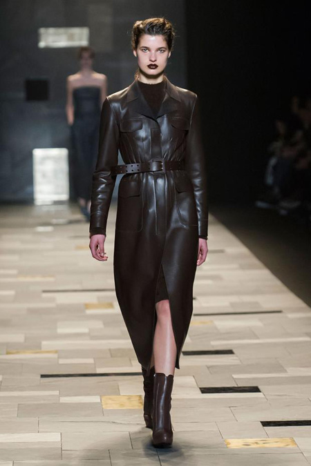 Sensuality and rigour by Trussardi Fall/Winter 2015-2016 womenswear ...