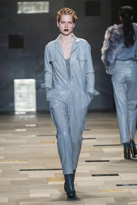 Sensuality and rigour by Trussardi Fall/Winter 2015-2016 womenswear collection