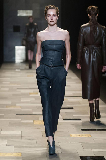 Sensuality and rigour by Trussardi Fall/Winter 2015-2016 womenswear collection