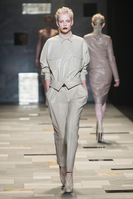 Sensuality and rigour by Trussardi Fall/Winter 2015-2016 womenswear collection