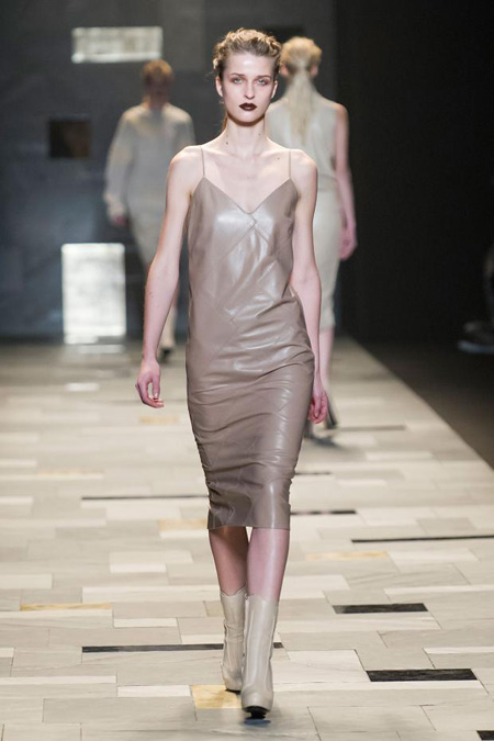 Sensuality and rigour by Trussardi Fall/Winter 2015-2016 womenswear collection