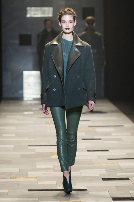 Sensuality and rigour by Trussardi Fall/Winter 2015-2016 womenswear ...