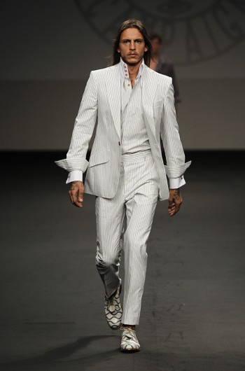 VIVIENNE WESTWOOD'S SPRING/SUMMER MAN - ShowBit