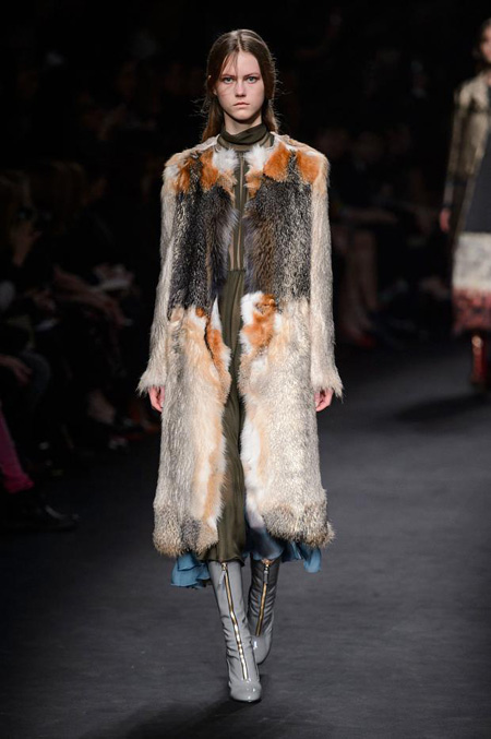 Valentino Autumn/Winter 2015-2016 women's collection at Paris Fashion Week