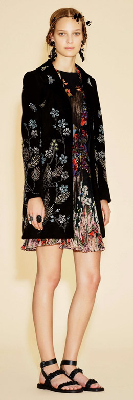 'The eye has to travel' - Valentino Resort 2016 collection