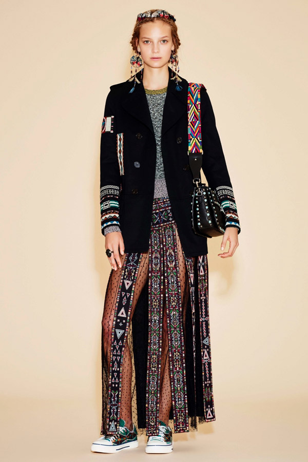 'The eye has to travel' - Valentino Resort 2016 collection