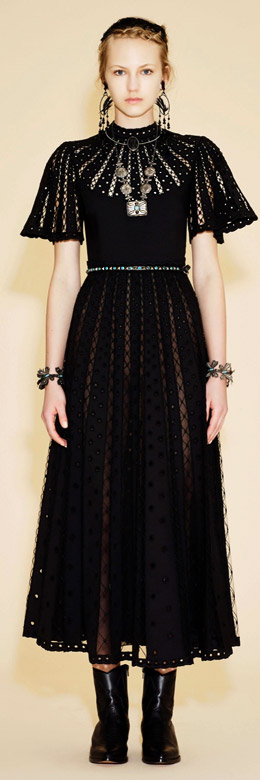 'The eye has to travel' - Valentino Resort 2016 collection