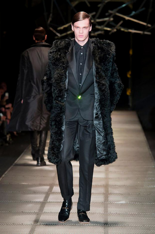 Versace Fall-Winter 2015/2016 menswear collection