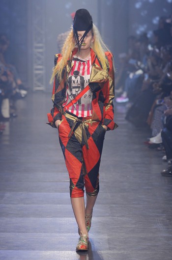 'Mirror the World' - Vivienne Westwood Gold Label Spring-Summer 2016 collection