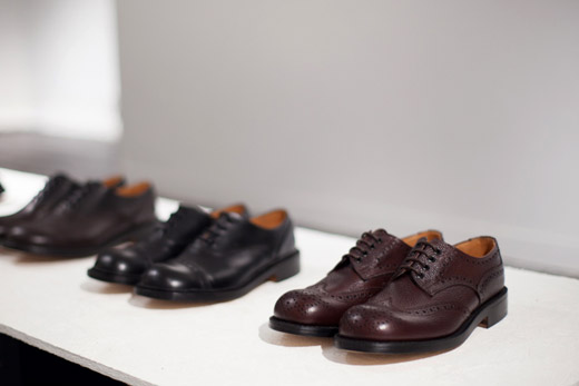 Leather shoes with Japanese stroke