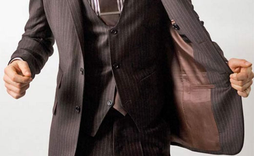 Why you should choose the tailor-made suits over the ready ones