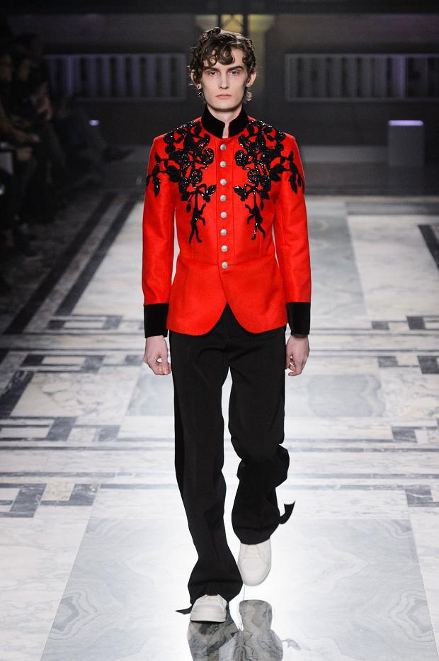 Alexander McQueen Autumn/Winter 2016 - The elegance of men