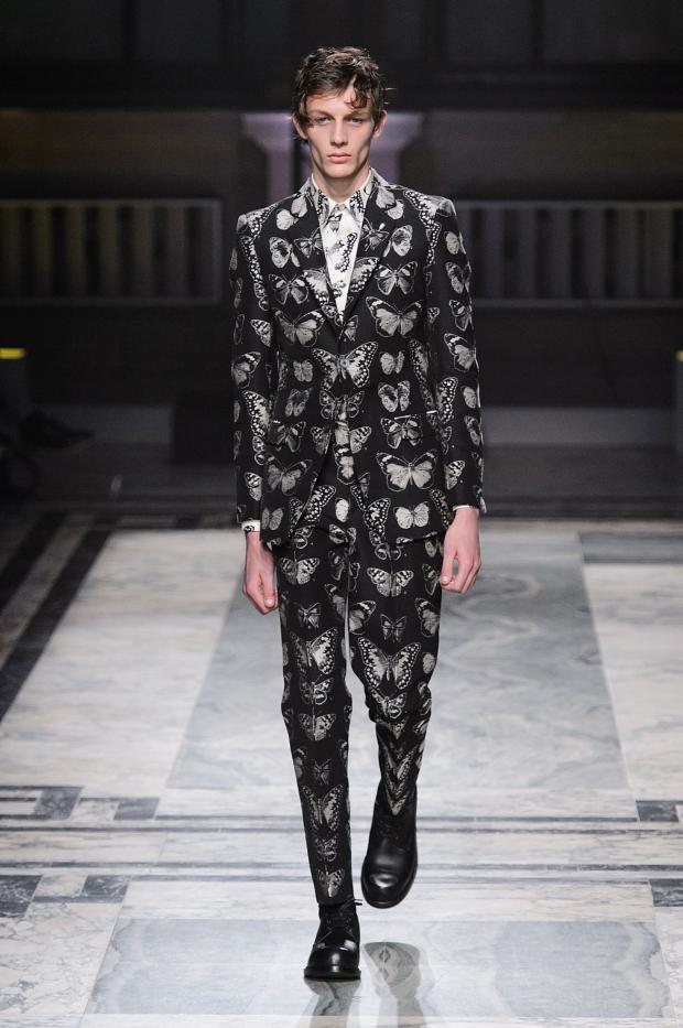 Alexander McQueen Autumn/Winter 2016 - The elegance of men