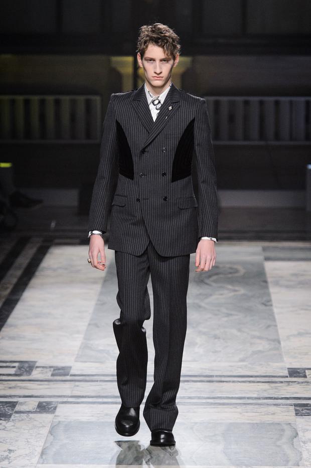 Alexander McQueen Autumn/Winter 2016 - The elegance of men