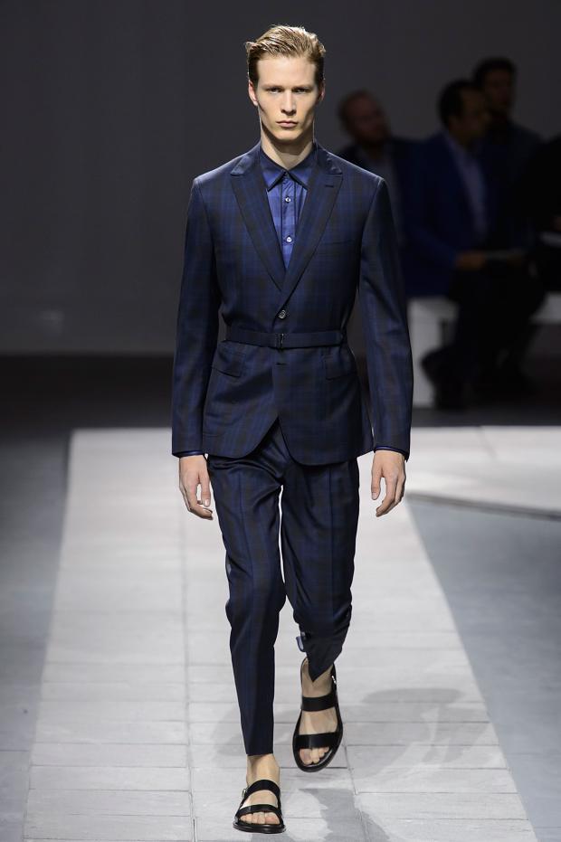 Brioni Spring/Summer 2016 - the geometry in the suit, out of the frame