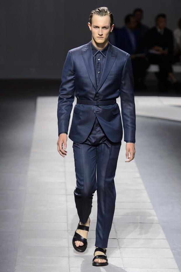 Brioni Spring/Summer 2016 - the geometry in the suit, out of the frame