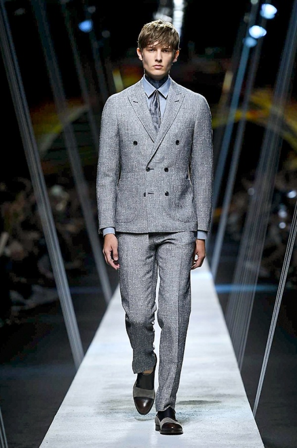 Milano Moda Uomo: Canali Spring-Summer 2017 men's collection