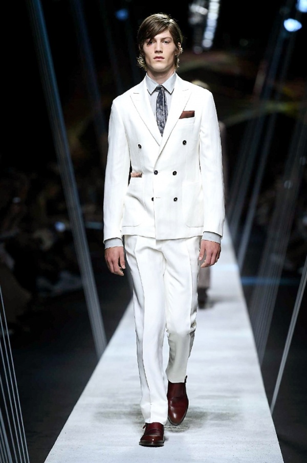 Milano Moda Uomo: Canali Spring-Summer 2017 men's collection