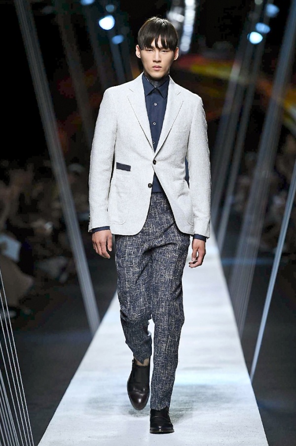 Milano Moda Uomo: Canali Spring-Summer 2017 men's collection